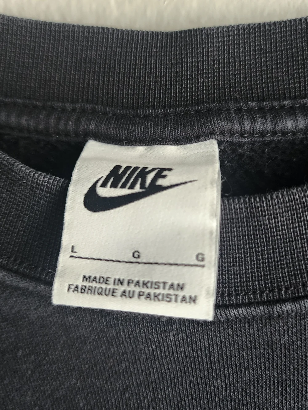 NIKE CENTER SWOOSH WOMENS OVERSIZED CREWNECK SZ LARGE - Picture 3 of 5